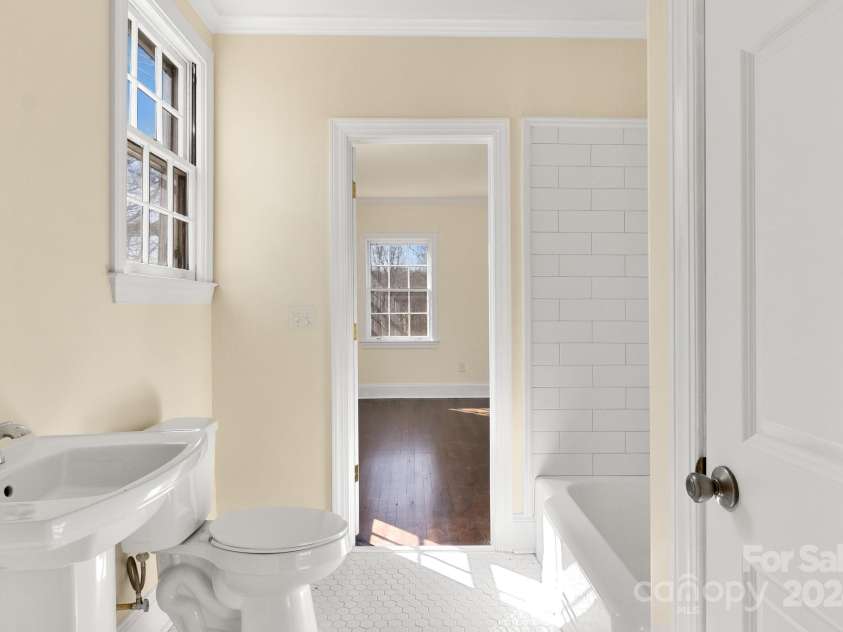615 Peach Street, Shelby, NC 28150.  MLS# CAR4119174, YatesRealty ID 4771. Bathroom #3