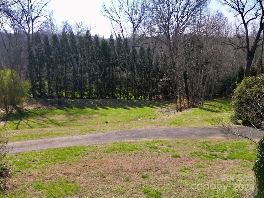 615 Peach Street, Shelby, NC 28150.  MLS# CAR4119174, YatesRealty ID 4771. Spacious sideyard is on separate parcel. Perfect place for a pool and pool house!