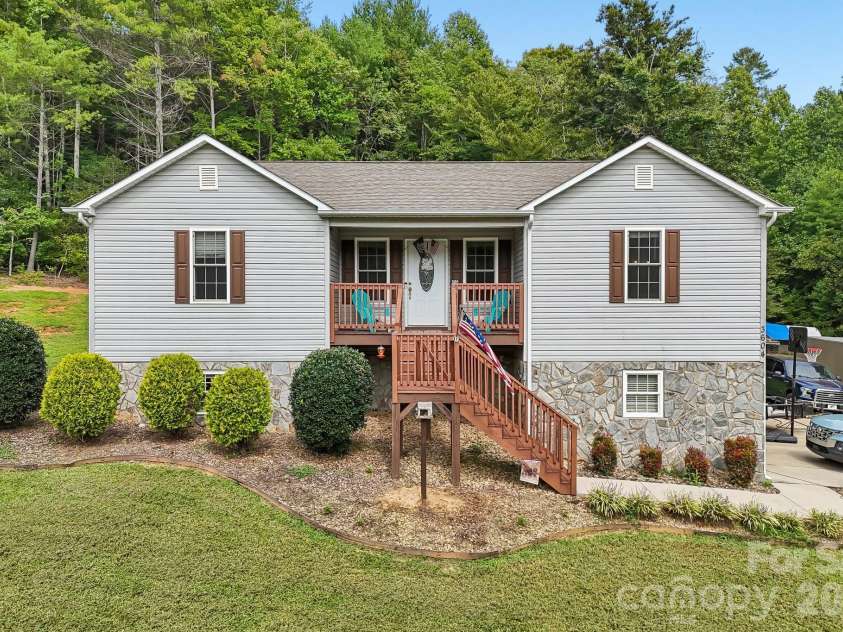 3604 Deerbrook Road, Lenoir, NC 28645.  MLS# CAR4419368, YatesRealty ID 47710. 