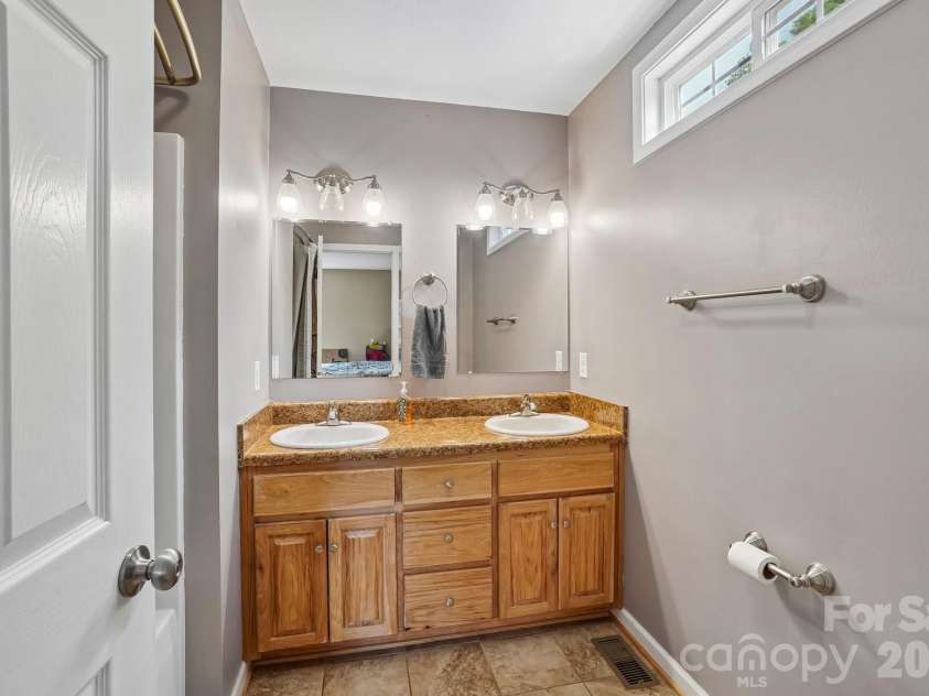 3604 Deerbrook Road, Lenoir, NC 28645.  MLS# CAR4419368, YatesRealty ID 47710. 