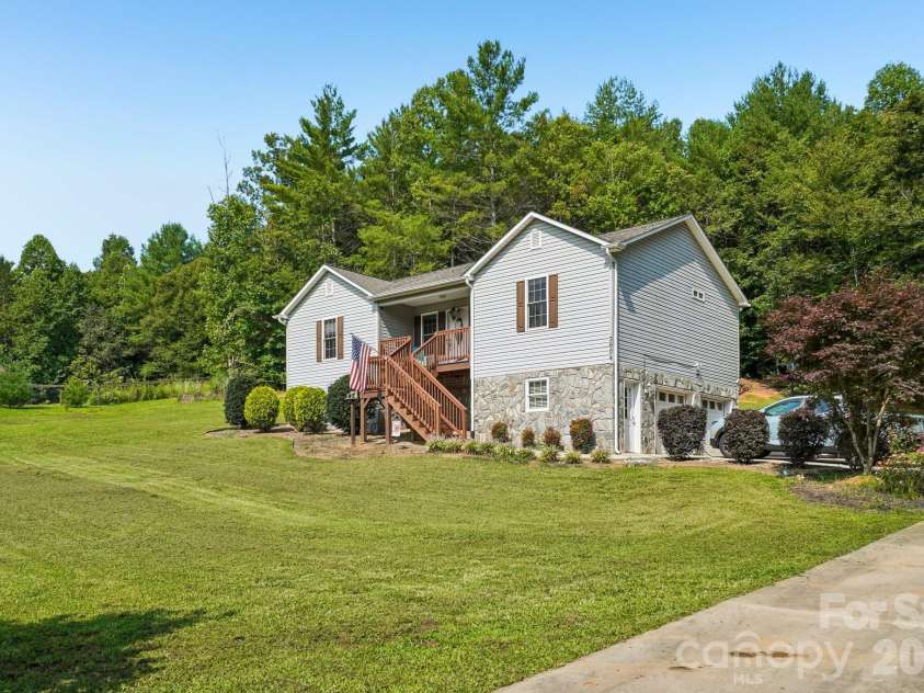 3604 Deerbrook Road, Lenoir, NC 28645.  MLS# CAR4419368, YatesRealty ID 47710. 