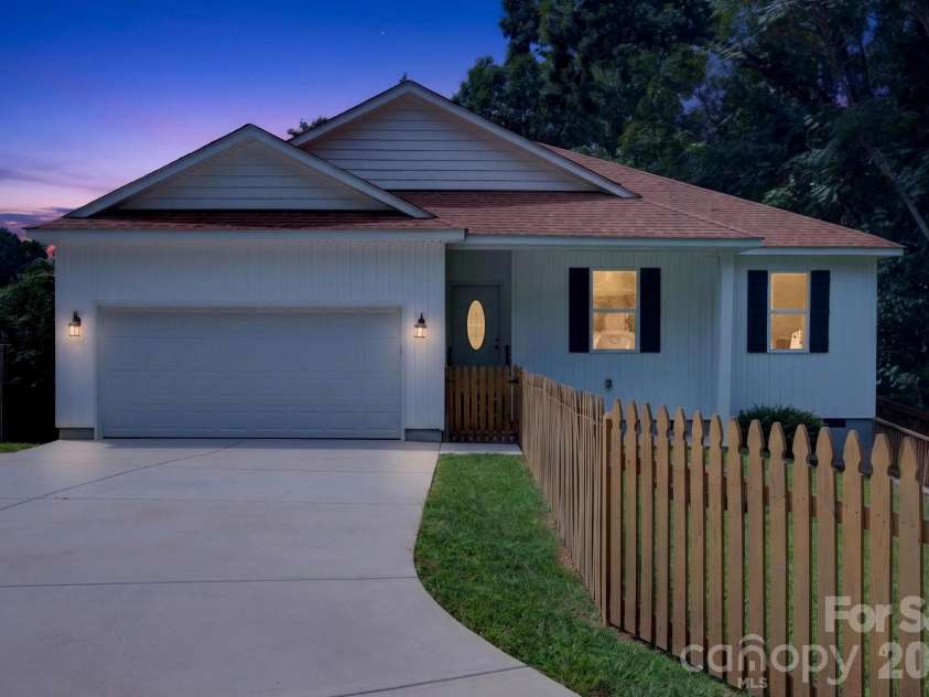 922 Legion Club Road, Salisbury, NC 28146.  MLS# CAR4419274, YatesRealty ID 47711. 