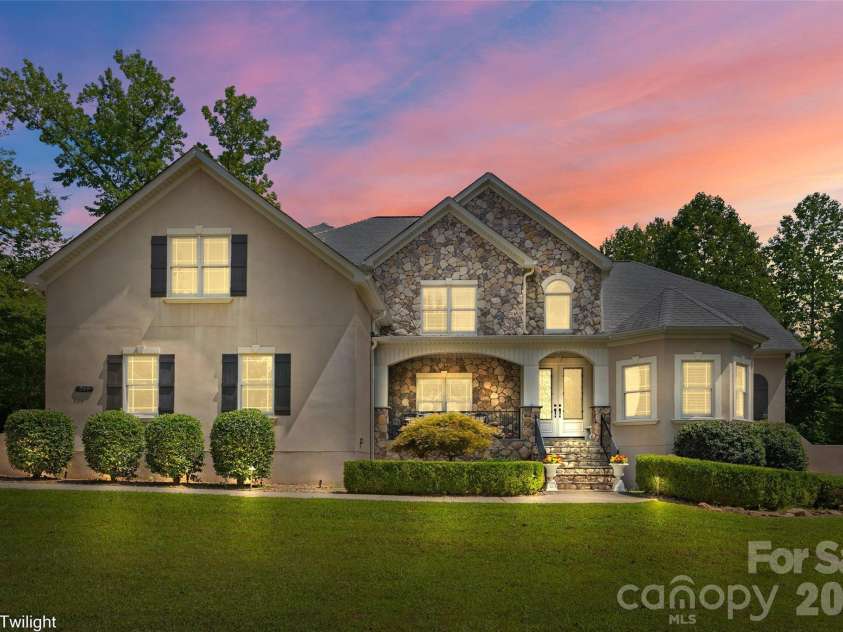 260 Indian Trail, Mooresville, NC 28117.  MLS# CAR4419581, YatesRealty ID 47715. 