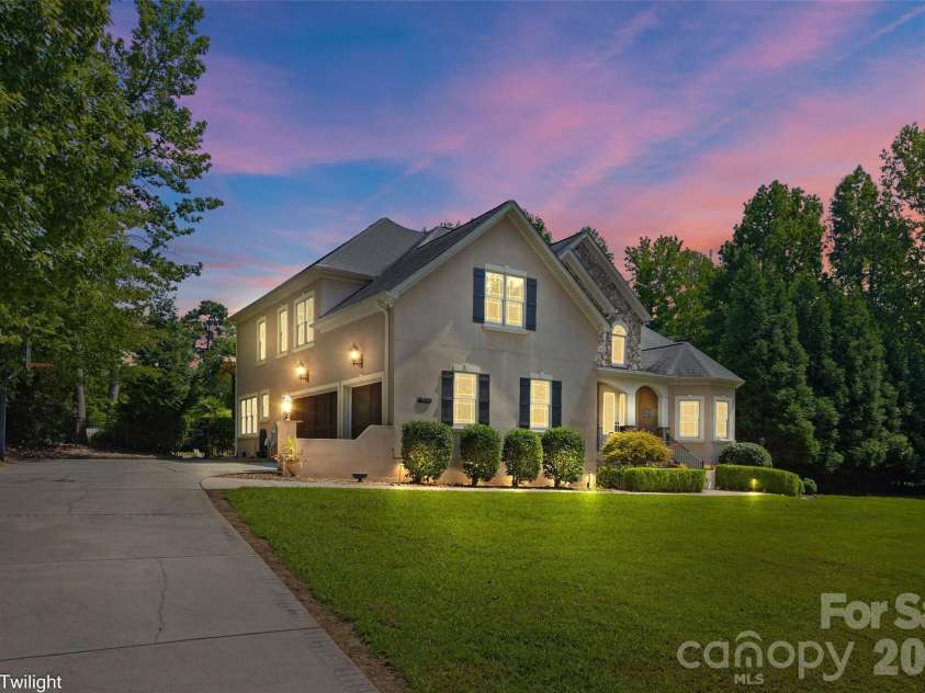 260 Indian Trail, Mooresville, NC 28117.  MLS# CAR4419581, YatesRealty ID 47715. 
