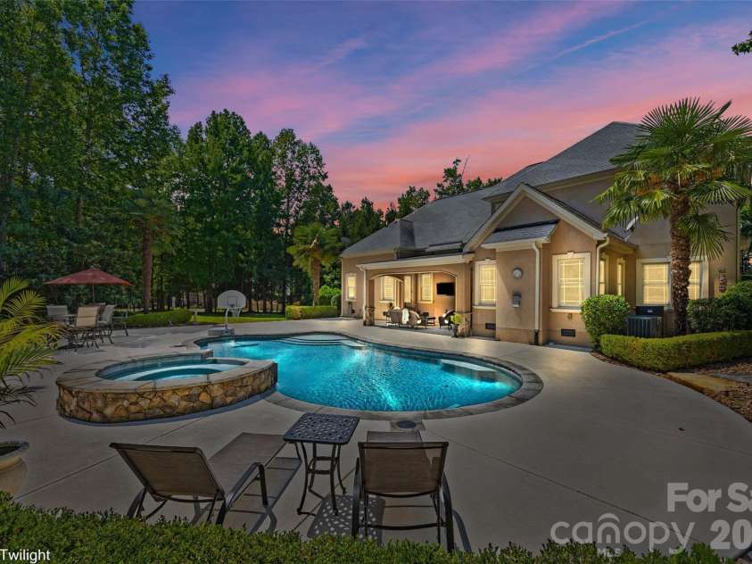 260 Indian Trail, Mooresville, NC 28117.  MLS# CAR4419581, YatesRealty ID 47715. 