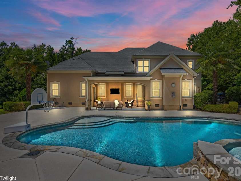 260 Indian Trail, Mooresville, NC 28117.  MLS# CAR4419581, YatesRealty ID 47715. 