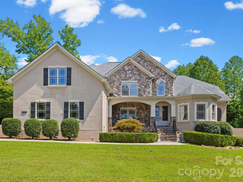 260 Indian Trail, Mooresville, NC 28117.  MLS# CAR4419581, YatesRealty ID 47715. 