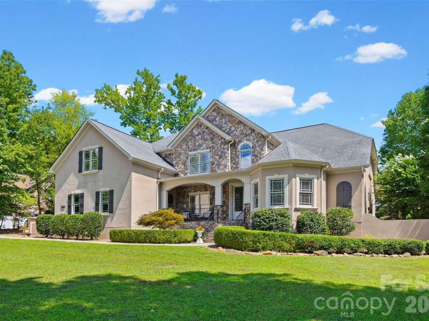 260 Indian Trail, Mooresville, NC 28117.  MLS# CAR4419581, YatesRealty ID 47715. 