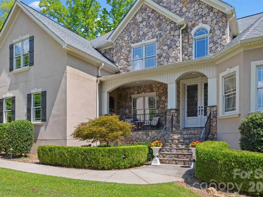 260 Indian Trail, Mooresville, NC 28117.  MLS# CAR4419581, YatesRealty ID 47715. 