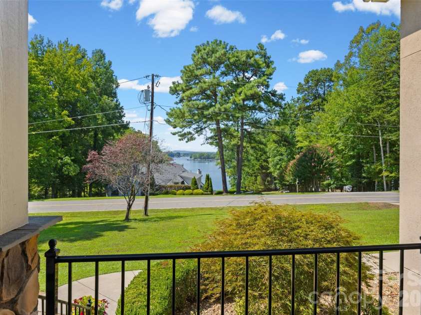 260 Indian Trail, Mooresville, NC 28117.  MLS# CAR4419581, YatesRealty ID 47715. 