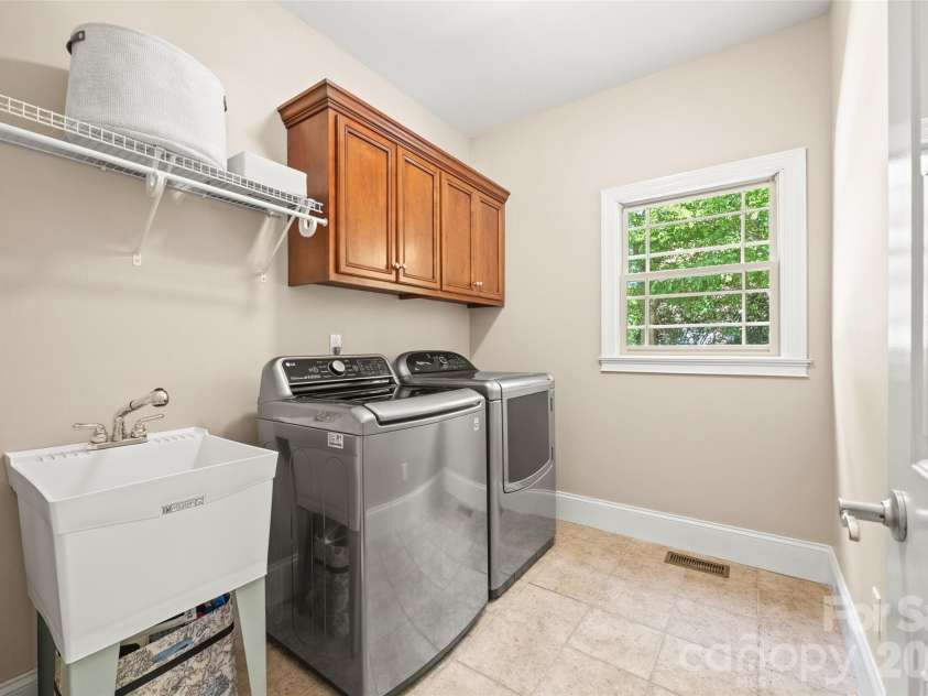 260 Indian Trail, Mooresville, NC 28117.  MLS# CAR4419581, YatesRealty ID 47715. 