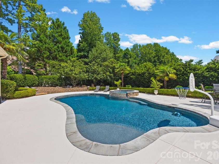 260 Indian Trail, Mooresville, NC 28117.  MLS# CAR4419581, YatesRealty ID 47715. 