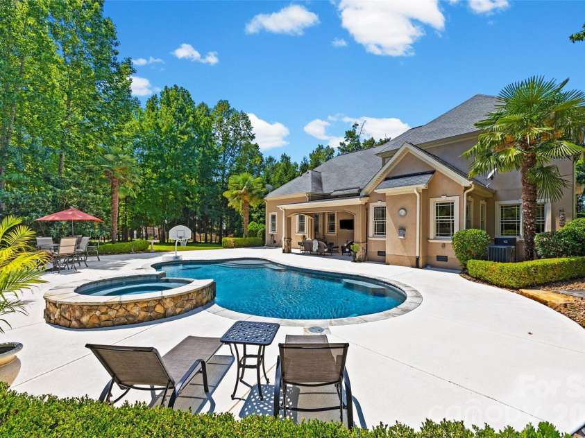 260 Indian Trail, Mooresville, NC 28117.  MLS# CAR4419581, YatesRealty ID 47715. 