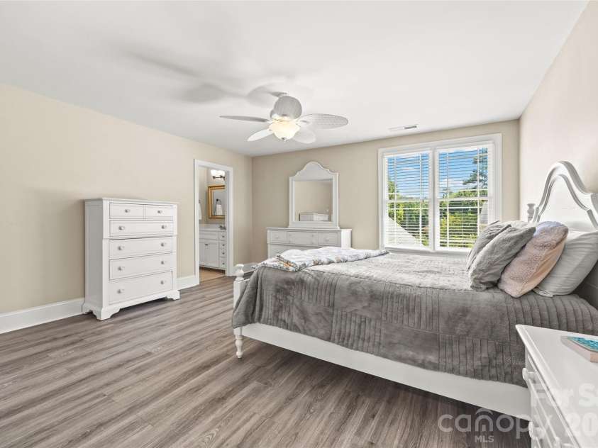 260 Indian Trail, Mooresville, NC 28117.  MLS# CAR4419581, YatesRealty ID 47715. 