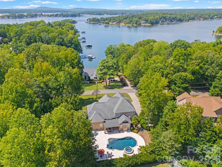 260 Indian Trail, Mooresville, NC 28117.  MLS# CAR4419581, YatesRealty ID 47715. 