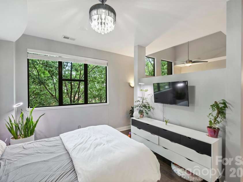 694 Davidson Street, Charlotte, NC 28202.  MLS# CAR4418966, YatesRealty ID 47716. Bedroom