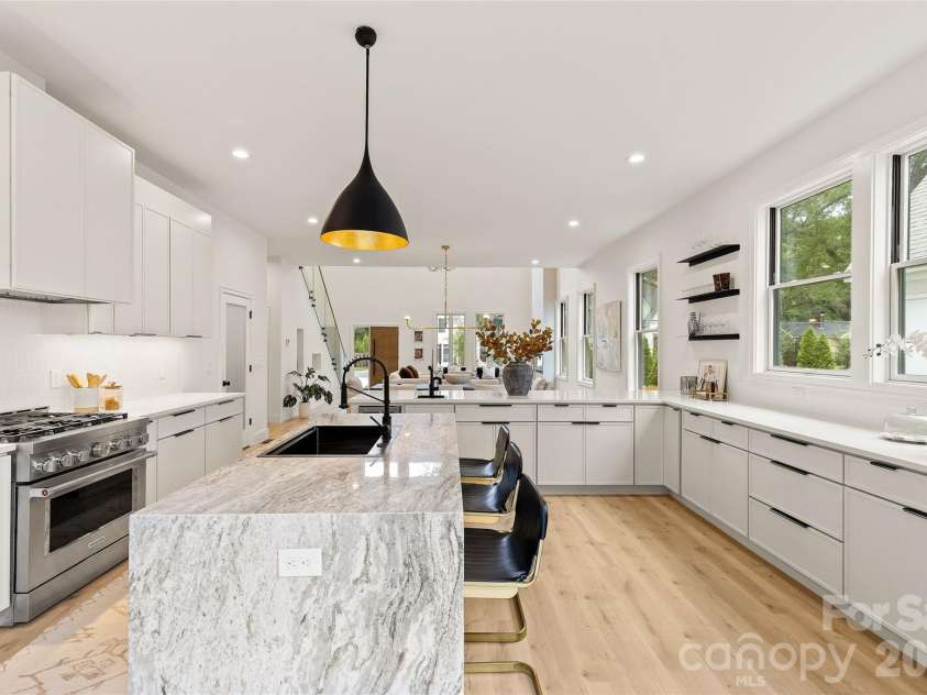 1344 Richland Drive, Charlotte, NC 28211.  MLS# CAR4411343, YatesRealty ID 47718. 