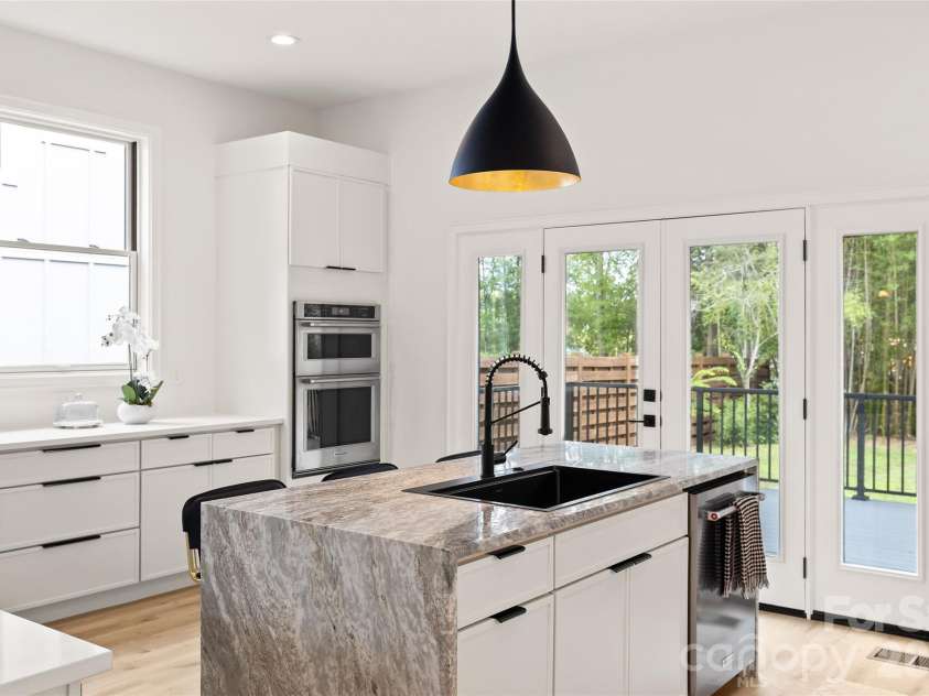 1344 Richland Drive, Charlotte, NC 28211.  MLS# CAR4411343, YatesRealty ID 47718. 