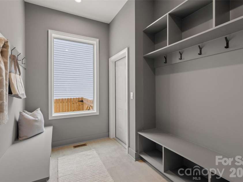 1344 Richland Drive, Charlotte, NC 28211.  MLS# CAR4411343, YatesRealty ID 47718. 