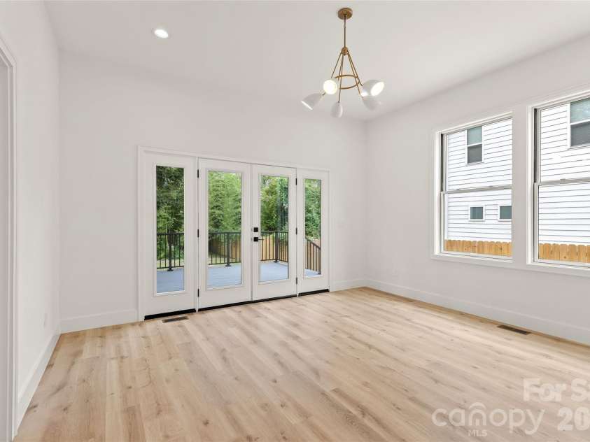 1344 Richland Drive, Charlotte, NC 28211.  MLS# CAR4411343, YatesRealty ID 47718. 