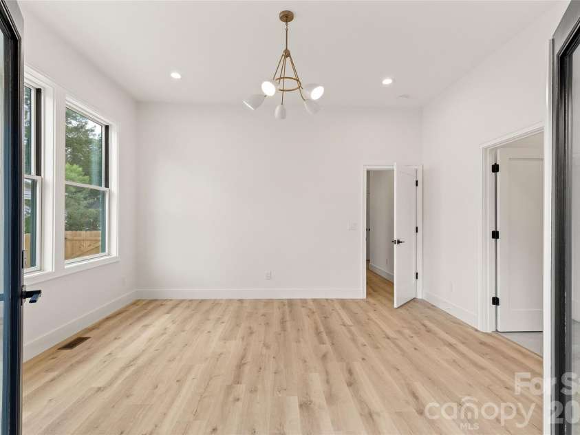 1344 Richland Drive, Charlotte, NC 28211.  MLS# CAR4411343, YatesRealty ID 47718. 