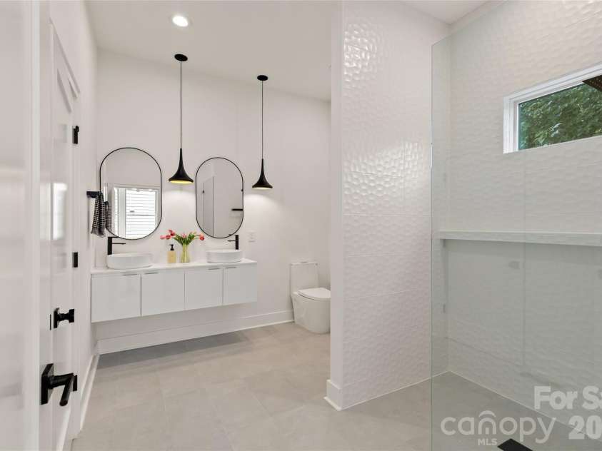 1344 Richland Drive, Charlotte, NC 28211.  MLS# CAR4411343, YatesRealty ID 47718. 