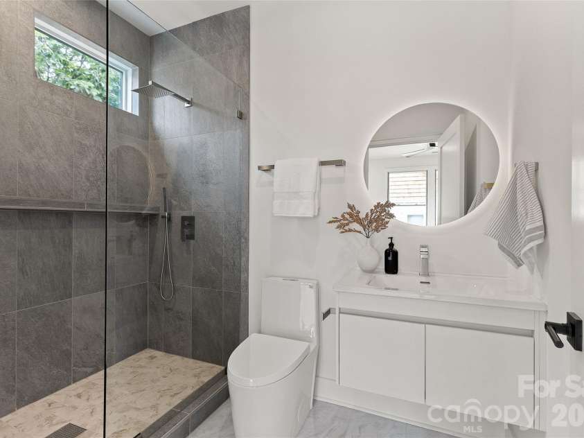 1344 Richland Drive, Charlotte, NC 28211.  MLS# CAR4411343, YatesRealty ID 47718. 