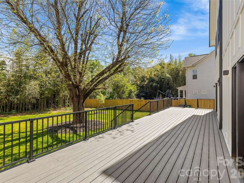 1344 Richland Drive, Charlotte, NC 28211.  MLS# CAR4411343, YatesRealty ID 47718. 
