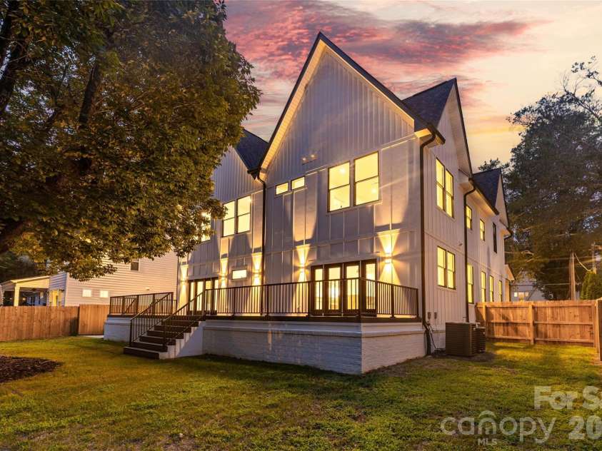 1344 Richland Drive, Charlotte, NC 28211.  MLS# CAR4411343, YatesRealty ID 47718. 