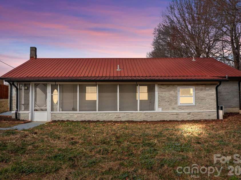 133 Elmwood Road, Statesville, NC 28625.  MLS# CAR4355874, YatesRealty ID 4772. 