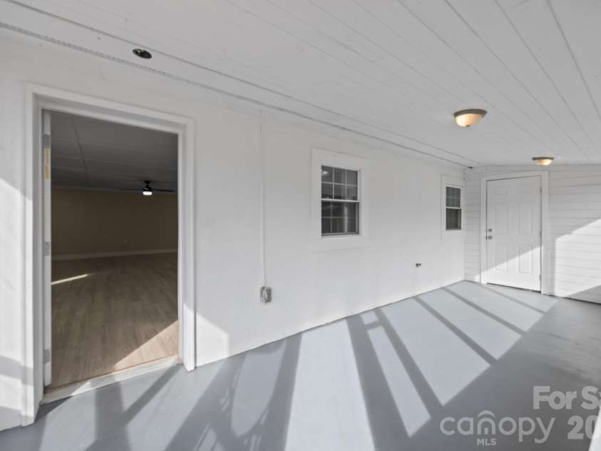 133 Elmwood Road, Statesville, NC 28625.  MLS# CAR4355874, YatesRealty ID 4772. 