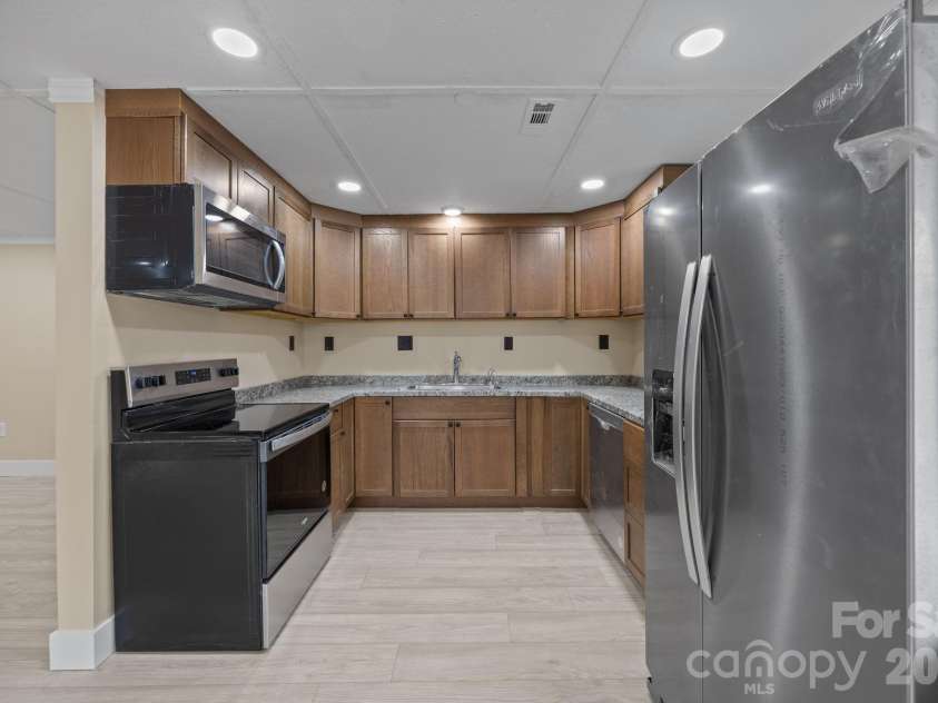 133 Elmwood Road, Statesville, NC 28625.  MLS# CAR4355874, YatesRealty ID 4772. 
