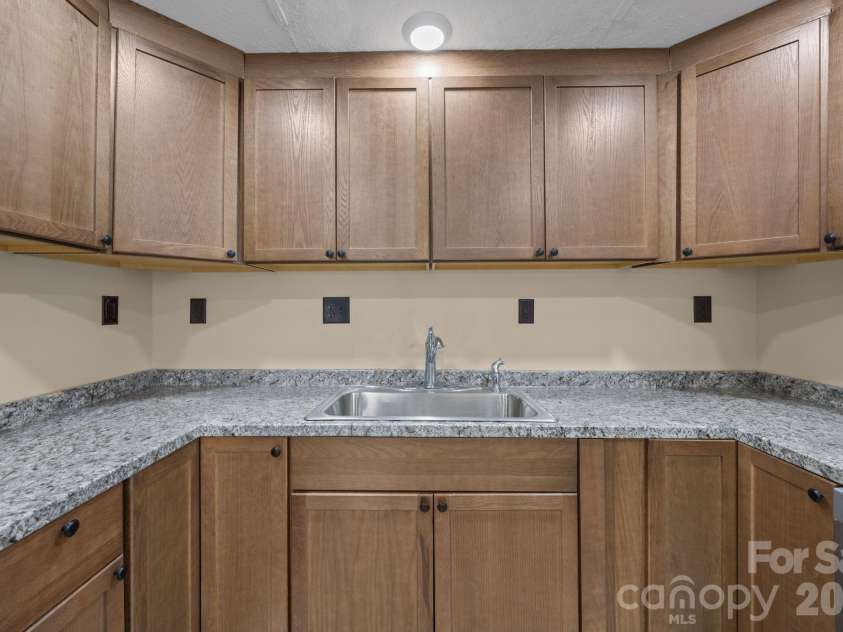 133 Elmwood Road, Statesville, NC 28625.  MLS# CAR4355874, YatesRealty ID 4772. 
