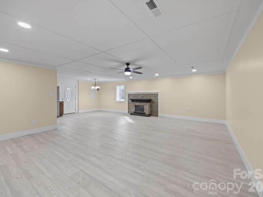 133 Elmwood Road, Statesville, NC 28625.  MLS# CAR4355874, YatesRealty ID 4772. 