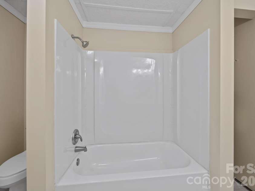 133 Elmwood Road, Statesville, NC 28625.  MLS# CAR4355874, YatesRealty ID 4772. 