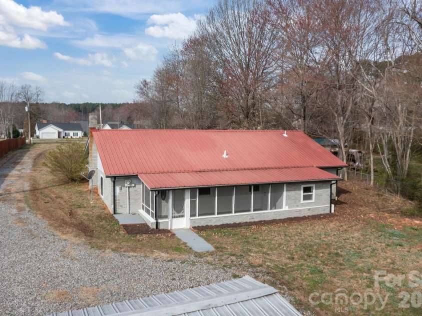 133 Elmwood Road, Statesville, NC 28625.  MLS# CAR4355874, YatesRealty ID 4772. 