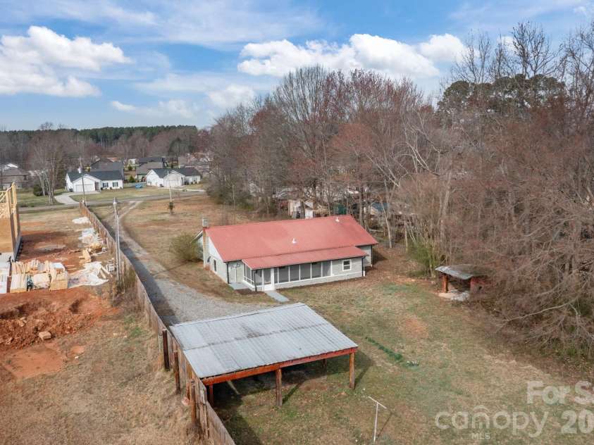 133 Elmwood Road, Statesville, NC 28625.  MLS# CAR4355874, YatesRealty ID 4772. 