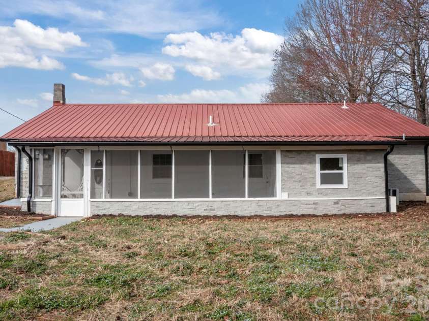 133 Elmwood Road, Statesville, NC 28625.  MLS# CAR4355874, YatesRealty ID 4772. 