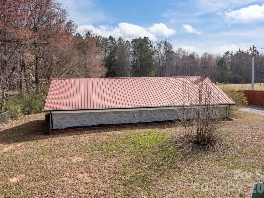 133 Elmwood Road, Statesville, NC 28625.  MLS# CAR4355874, YatesRealty ID 4772. 