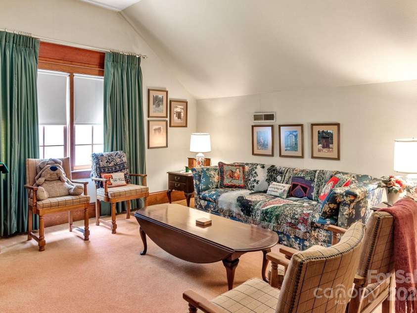 205 Vauxhall Drive, Shelby, NC 28150.  MLS# CAR4131707, YatesRealty ID 4772. The apartment is private and ideal for in-laws, other relatives or guests!