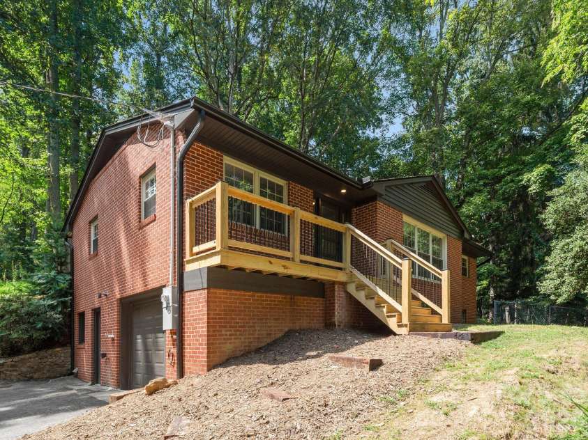 340 School Road, Asheville, NC 28806.  MLS# CAR4418622, YatesRealty ID 47721. 340 School Rd