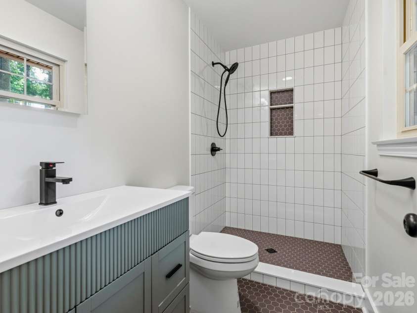 340 School Road, Asheville, NC 28806.  MLS# CAR4418622, YatesRealty ID 47721. En-Suite Bath