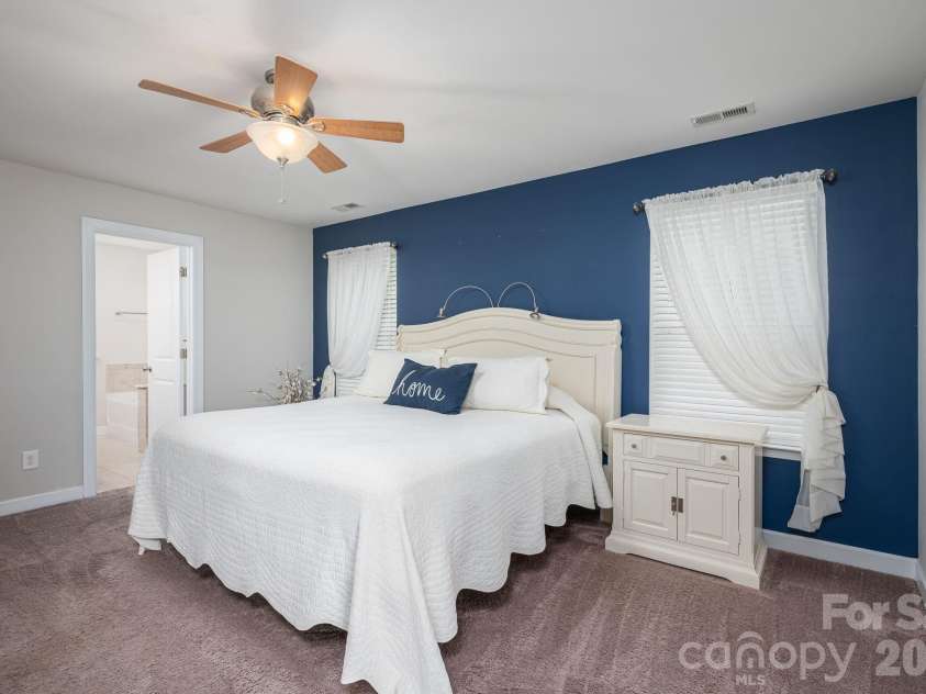 424 Planters Way, Mount Holly, NC 28120.  MLS# CAR4419015, YatesRealty ID 47722. 