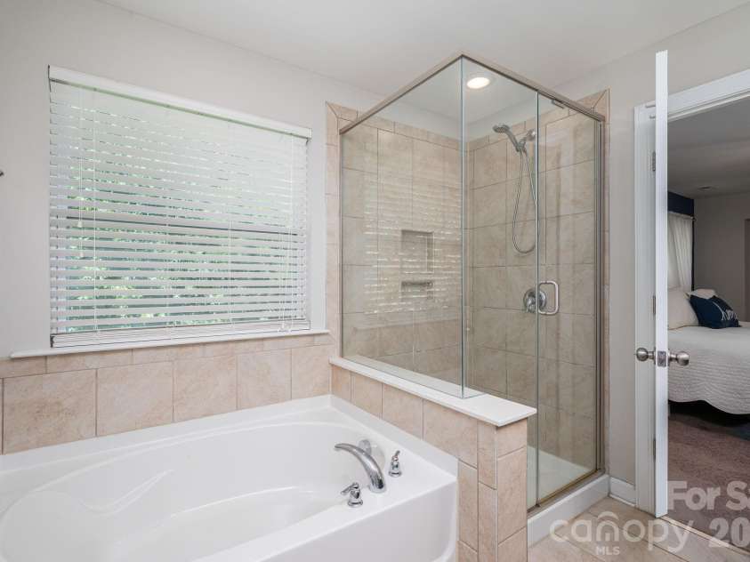 424 Planters Way, Mount Holly, NC 28120.  MLS# CAR4419015, YatesRealty ID 47722. 