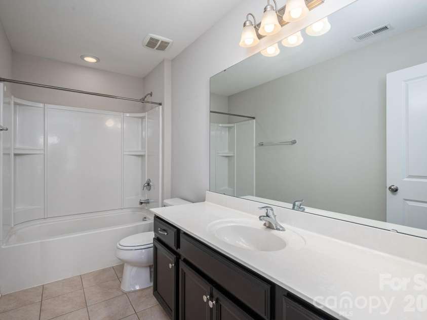 424 Planters Way, Mount Holly, NC 28120.  MLS# CAR4419015, YatesRealty ID 47722. 