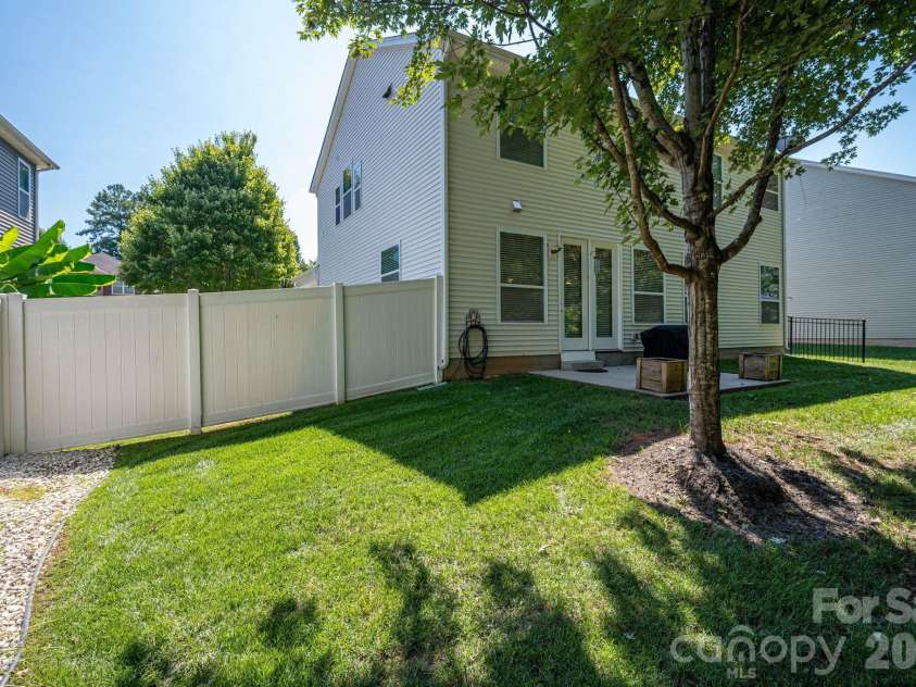 424 Planters Way, Mount Holly, NC 28120.  MLS# CAR4419015, YatesRealty ID 47722. 