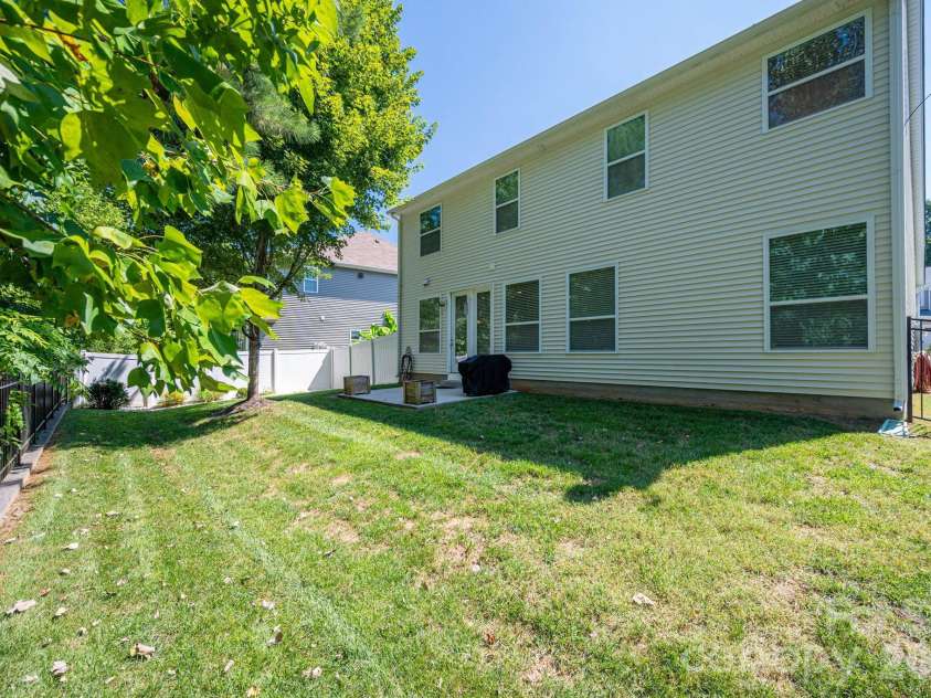 424 Planters Way, Mount Holly, NC 28120.  MLS# CAR4419015, YatesRealty ID 47722. 