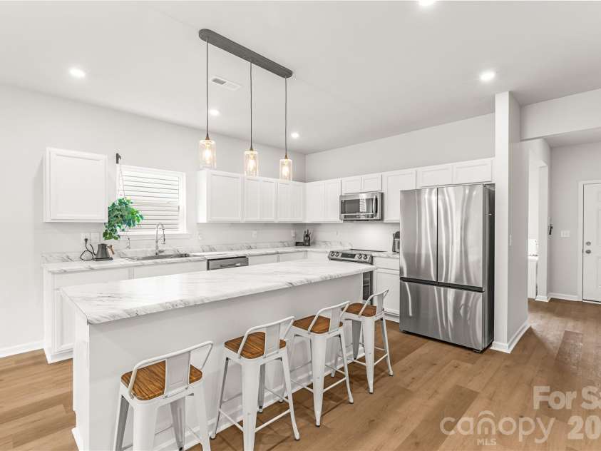 9022 Evercrisp Lane, Charlotte, NC 28215.  MLS# CAR4419604, YatesRealty ID 47723. 