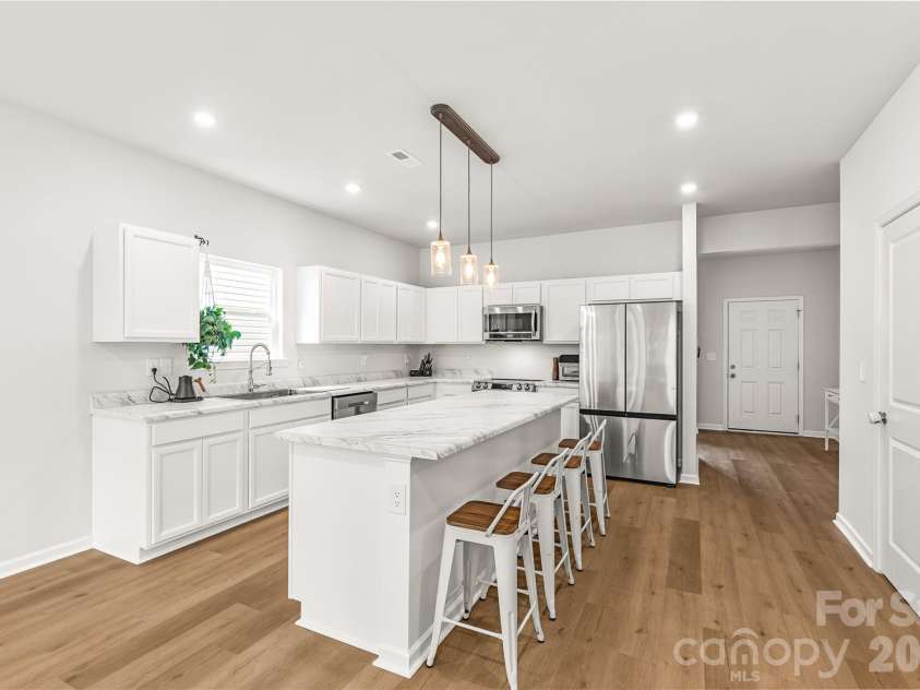 9022 Evercrisp Lane, Charlotte, NC 28215.  MLS# CAR4419604, YatesRealty ID 47723. 