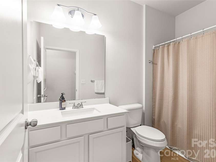 9022 Evercrisp Lane, Charlotte, NC 28215.  MLS# CAR4419604, YatesRealty ID 47723. 
